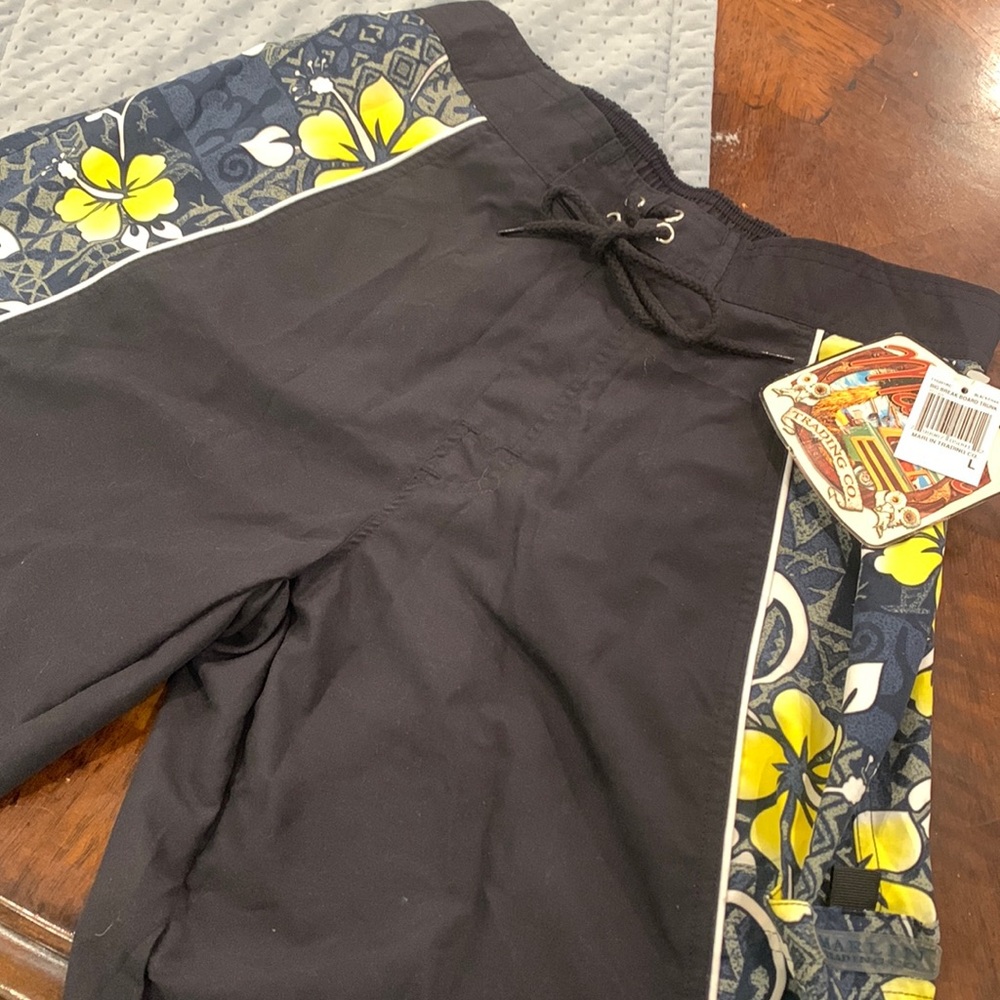 Board Shorts with Print Sides -Sz L